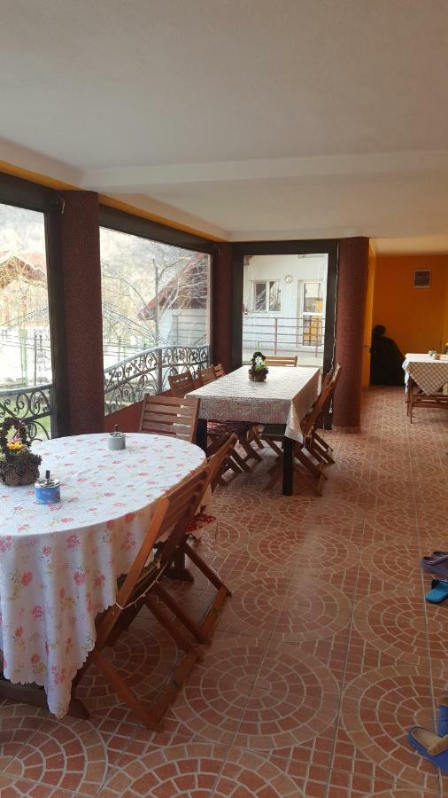 Casa Dodoc Caciulata Ngoại thất bức ảnh