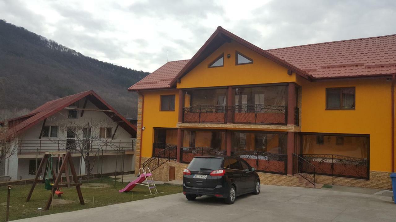 Casa Dodoc Caciulata Ngoại thất bức ảnh
